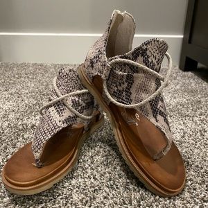 Very G Snakeskin Sparta Sandals - Size 6